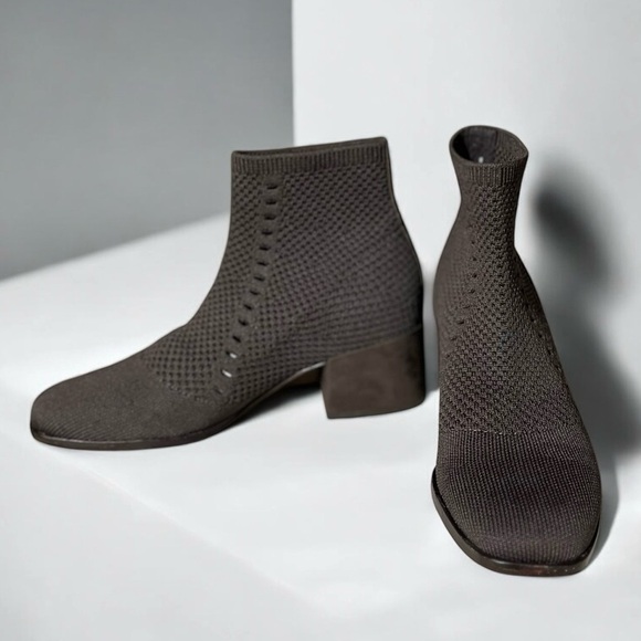 🌻Eileen Fisher Chocolate Brown Paron Stretch Crepe Knit Booties Size 5.5 - Picture 5 of 10
